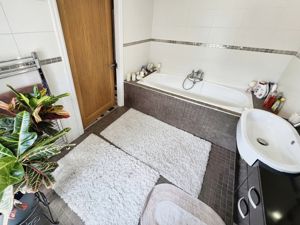 Family bathroom- click for photo gallery